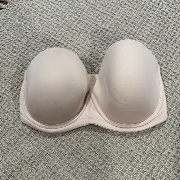 Wacoal Cream Seamless Strapless Bra with Contour - Picture 1 of 6